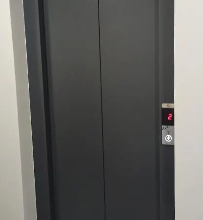 Lux 10 Center, Free Parking Nis