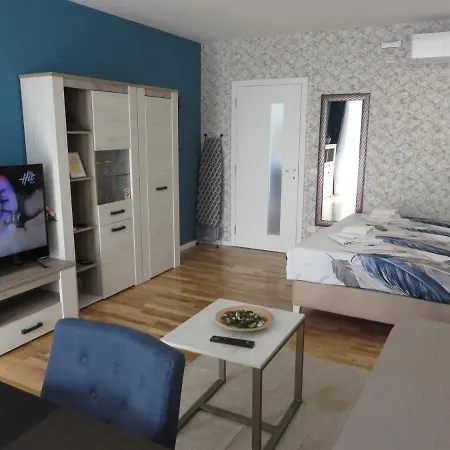 Lux 10 Center, Free Parking * Nis