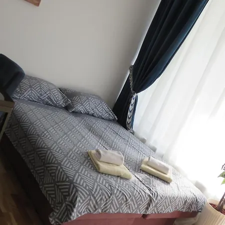 Lux 10 Center, Free Parking Apartament Nisz