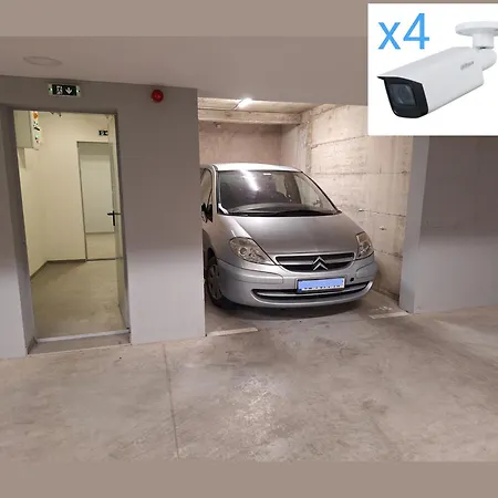 Lux 10 Center, Free Parking Apartment *
